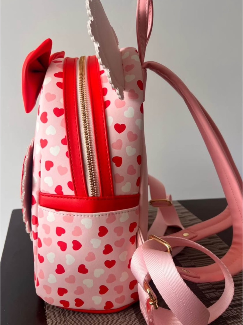 Loungefly Disney Mickey & Minnie Valentine's Day Ears Chocolate Scented - Picture 2 of 5